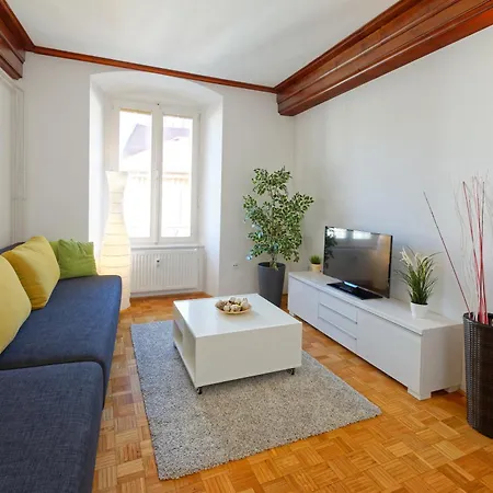 Center Διαμέρισμα Λιουμπλιάνα