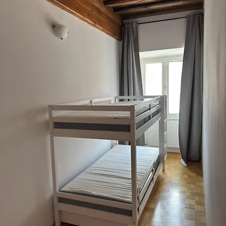 Center Apartment *